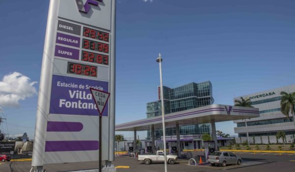 En tanto el diesel pasará de costar 29.82 córdobas el litro a costar 31.56 córdobas por litro, siendo el combustible que más incrementó experimentará esta semana. LA PRENSA/OSCAR NAVARRETE