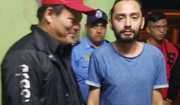 exiliado, Kevin Gerardo Román,