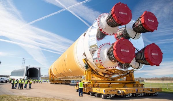SLS, el cohete más poderoso de la historia de la NASA con el que EE.UU. quiere volver a mandar humanos la Luna