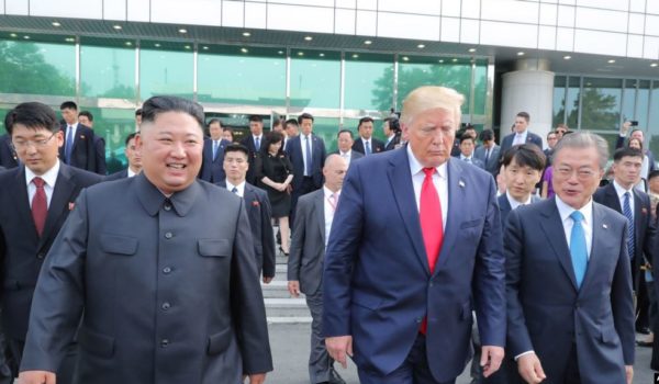Trump envía mensaje al presidente norcoreano Kim Jong Un en su cumpleaños