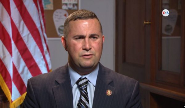 Congresista Soto urge TPS para venezolanos por aumento de migrantes en Florida