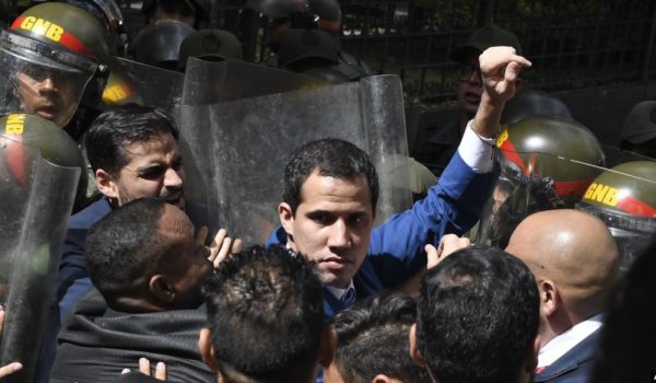 ¿Qué esperar en Venezuela?: Dos presidentes para un Parlamento, Guaidó promete sesionar en su sede