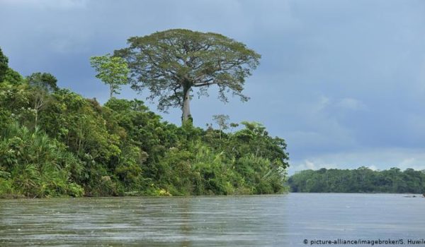 Bukele propone abrir debate sobre ley de agua en El Salvador