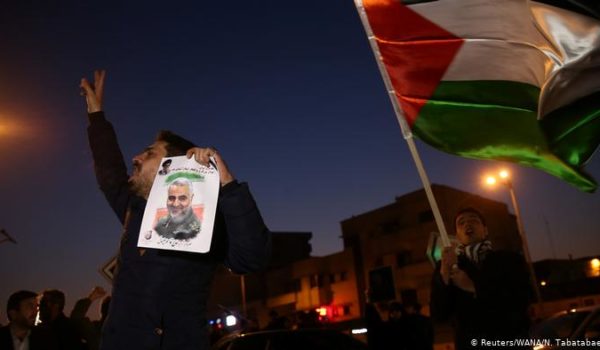 Irán: Jamenei insiste en necesidad de expulsar a EE.UU. de la región