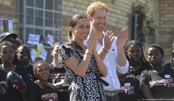 El príncipe Enrique y Meghan renunciarán a sus títulos nobiliarios