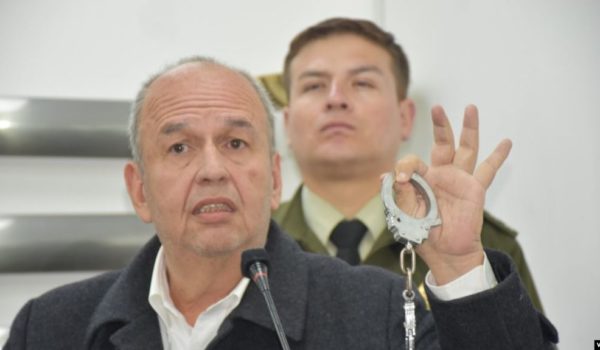 Ministro: «Estamos esperando a Evo Morales en Bolivia por terrorista»