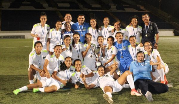 Águilas de León recupera el trono del futbol femenino y corta racha 58 partidos invictos de UNAN