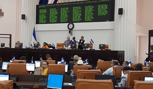 Asamblea Nacional, heroes nacionales
