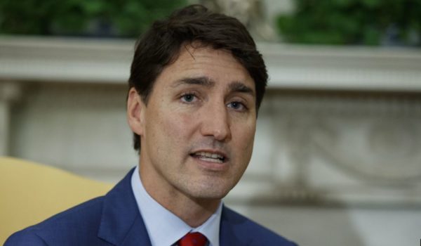 Justin Tradu, dinero, avión, Canadá
