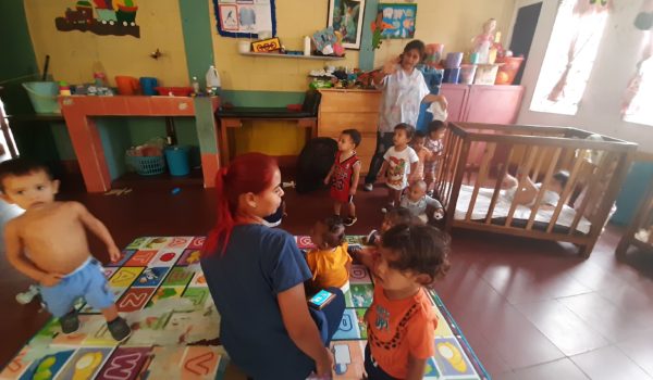 El colegio también cuenta con espacio de maternidad donde losinfantes reciben atención integral