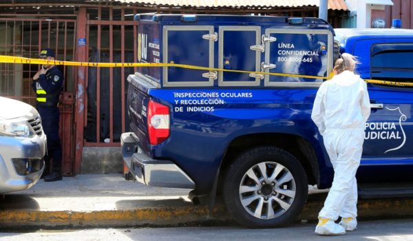 Autoridades costarricenses buscan a nicaragüense sospechoso de enterrar a su esposa