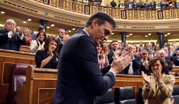 Por qué es tan polémica la investidura de Pedro Sánchez como presidente de gobierno de España tras una ajustada votación