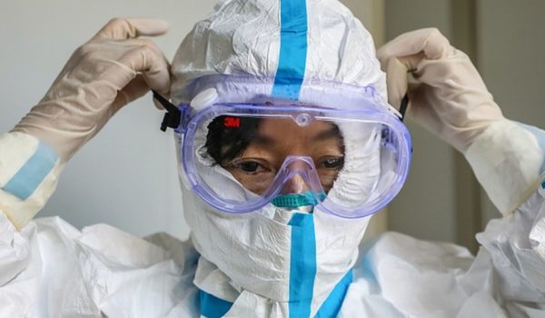 Coronavirus | «Es un trabajo difícil, muy triste y desgarrador»: la enfermera que lucha en el epicentro de la neumonía de China