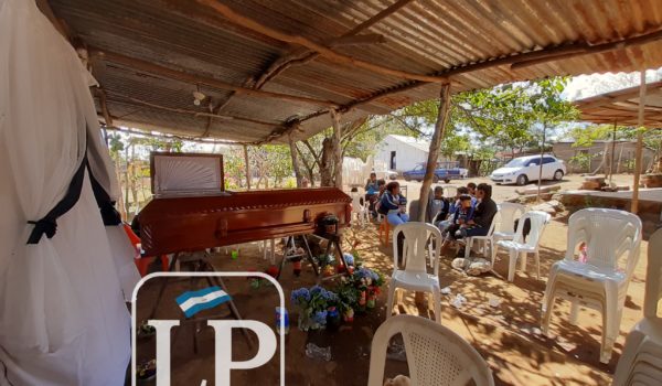 Joven se ahoga junto a una niña a la que trató de salvar