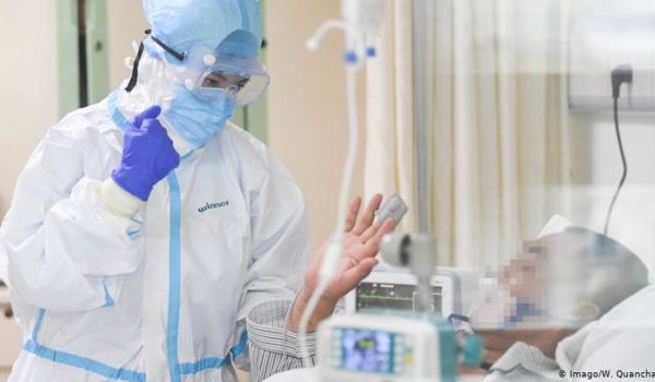 Asciende a 361 número de fallecidos por epidemia en China
