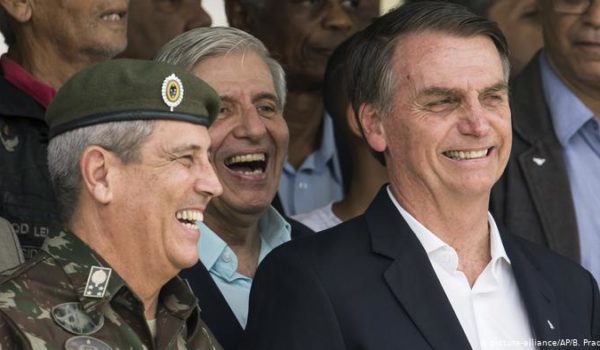 Bolsonaro le responde al papa Francisco que Amazonia es de Brasil
