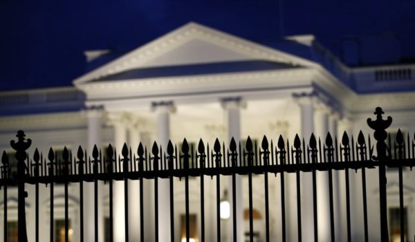 Casa Blanca prepara presupuesto en respuesta a coronavirus