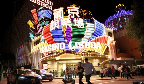 Fábricas y casinos cierran por propagación de coronavirus