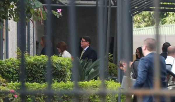 Fiscalía allana la casa presidencial de Costa Rica por investigación sobre uso de datos confidenciales