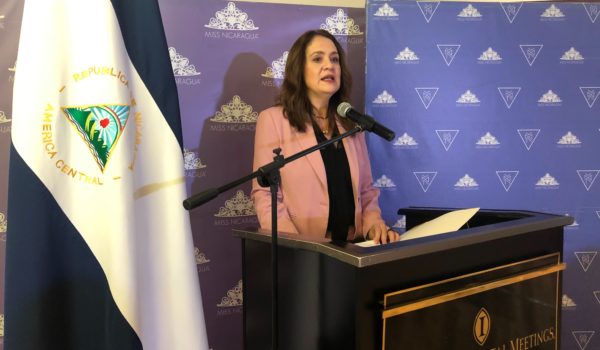 Dictadura prohíbe el ingreso de la directora de Miss Nicaragua, Karen Celebertti
