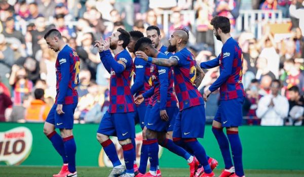 Un póker de Messi alivia al Barcelona y presiona al Real Madrid