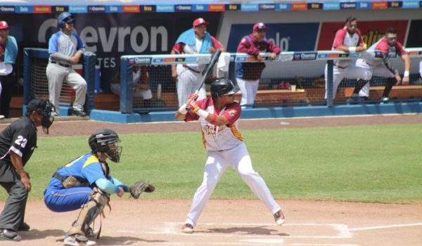 Venezuela neutraliza a Brasil y arrebata el triunfo en la última bateada