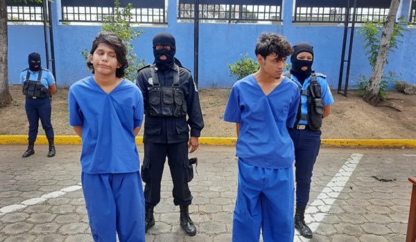 Matan a joven a pocos metros de su casa para robarle su celular
