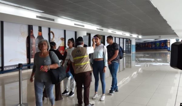 Guatemala prohíbe ingreso de europeos por preocupaciones de COVID-19
