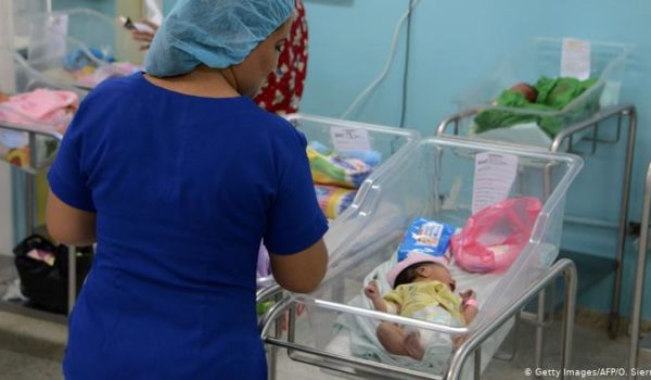 Mujer con Covid-19 da a luz a un bebé sano en Honduras