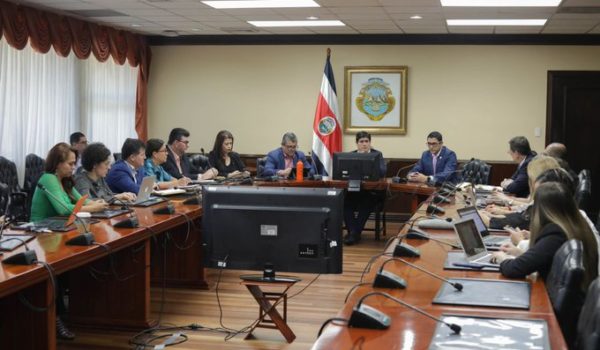 Costa Rica cierra sus fronteras y decreta estado de emergencia por coronavirus