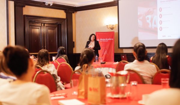 Mujer Acelera, programa de BAC Credomatic