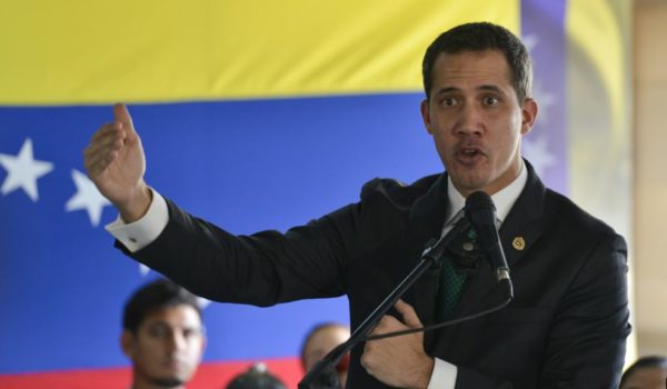 Guaidó: «Hoy Venezuela no puede decidir entre sobrevivir a la pandemia o al hambre»