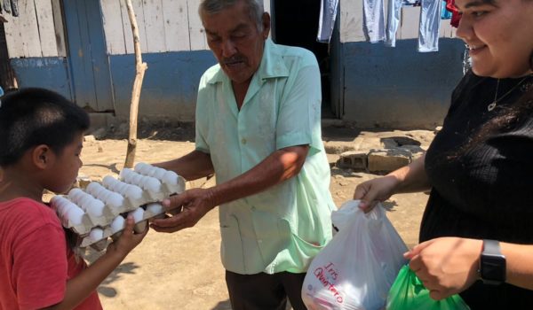 Recolectan más de 14 mil córdobas para vendedor de helados que fue estafado con billete falso