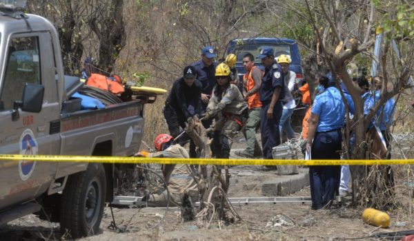Bomberos reanudan búsqueda de joven dentro de un pozo en Ciudad Sandino