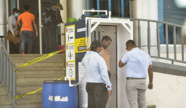 coronavirus,Covid-19, cabinas sanitizantes, Managua,
