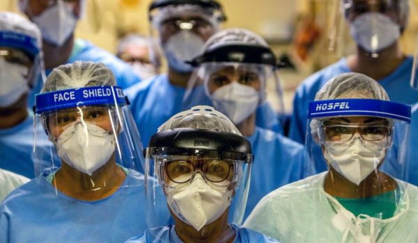 médicos, covid-19