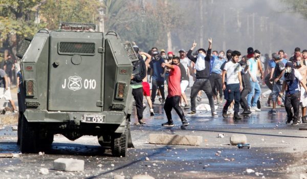 Coronavirus en Chile: las imágenes de las protestas en Santiago por la difícil situación económica creada en Chile por la pandemia de covid-19