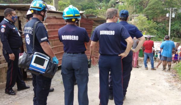 Abuela y nieto nicaragüenses mueren tras derrumbe de tierra en Panamá
