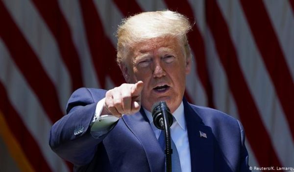 Donald Trump, iglesias, coronavirus
