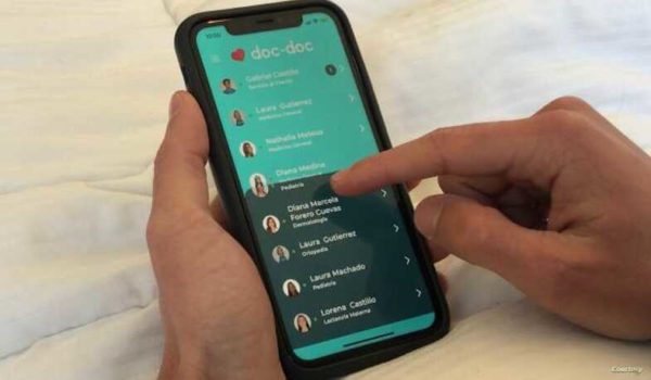 “No volví a urgencias”: pacientes acuden a médicos por chat, llamadas o videoconsultas