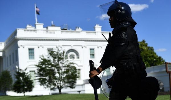 Trump en el búnker: qué se sabe de la estructura secreta debajo de la Casa Blanca donde refugiar a Trump ante situaciones de emergencia