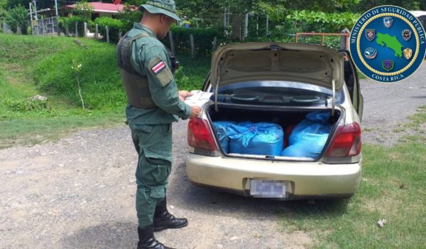 Decomisan media tonelada de queso que iba de contrabando de Nicaragua hacia Costa Rica