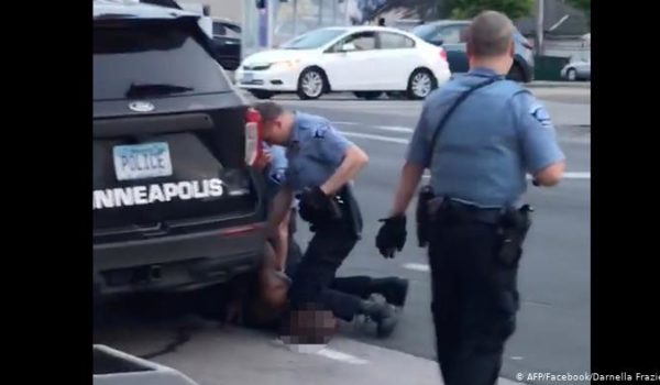 Endurecen cargos contra policía que asfixió a George Floyd