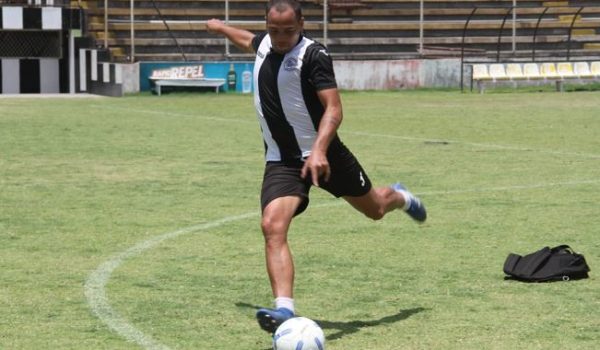 El provocador tuit de un jugador del Diriangén que hace alusión al Real Estelí en el día del padre