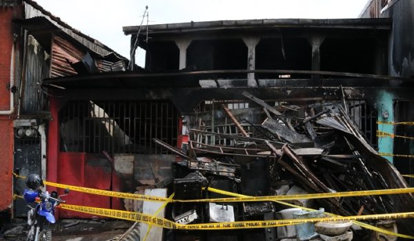 Buscan a nicaragüense sospechoso de causar incendio en el que murieron siete personas
