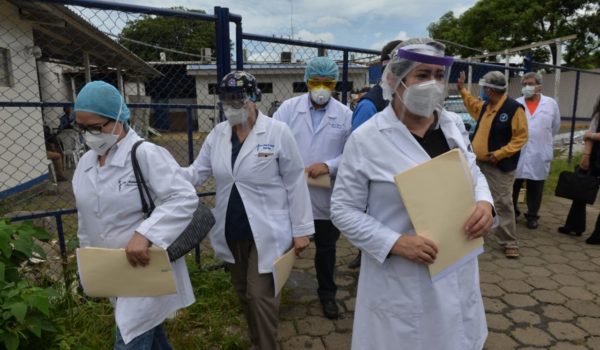médicos despedidos