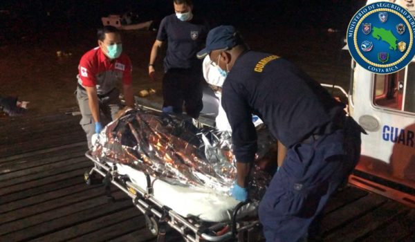 Rescatan con vida a pescador nicaragüense que estaba a más de 700 kilómetros de Costa Rica