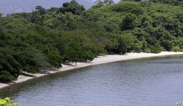 Costa Rica inicia en agosto apertura gradual de turismo y vuelos comerciales