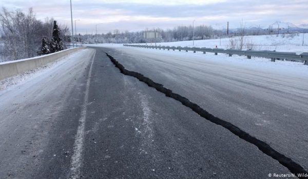 Alerta de tsunami tras terremoto en Alaska