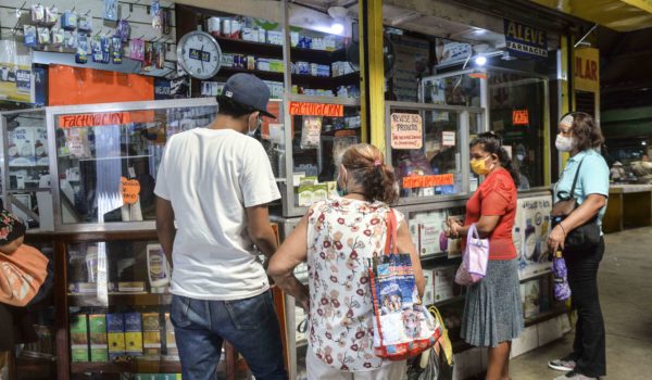 Baja histeria por compras de medicinas para combatir el Covid-19 en los mercados de Managua